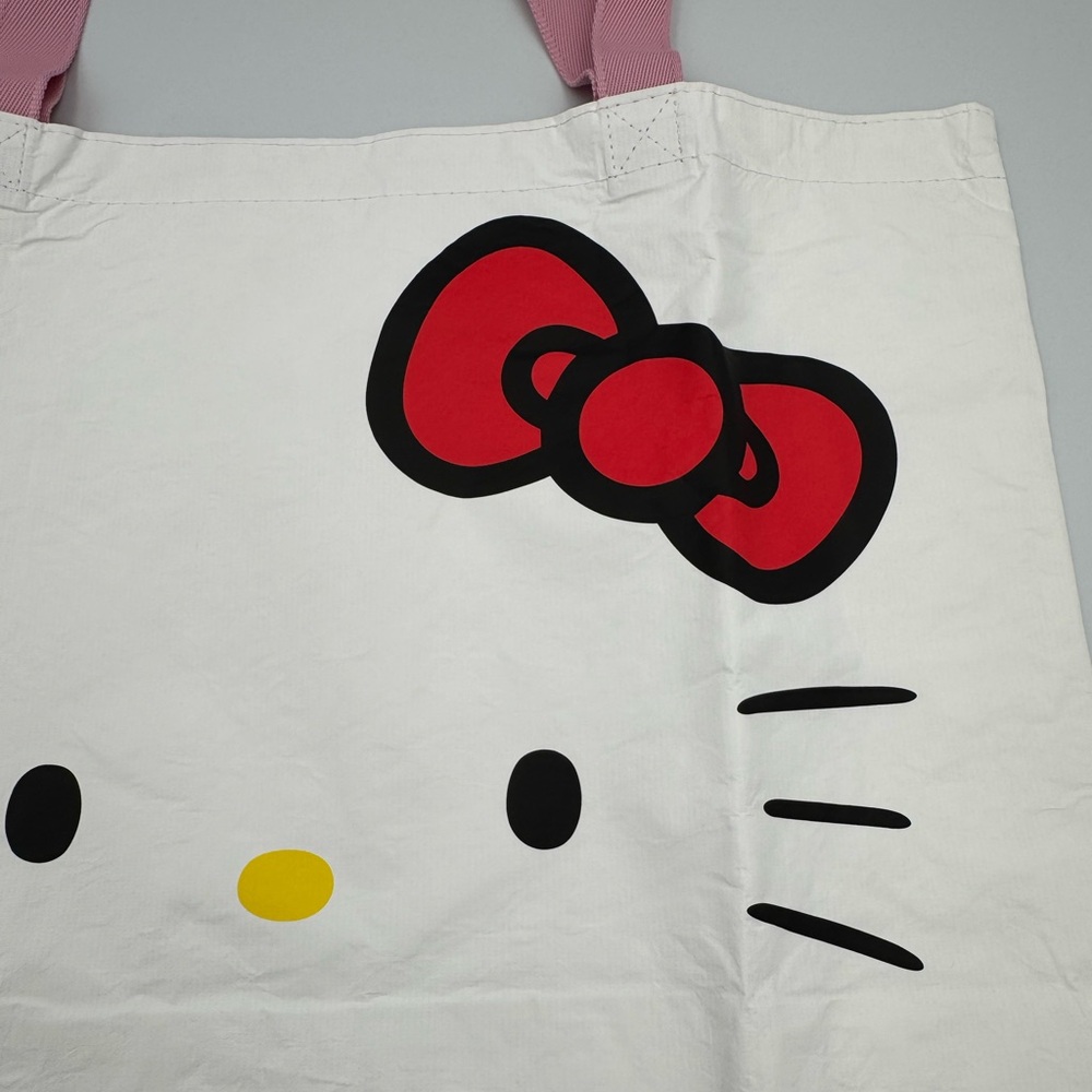 Aloha Collection x Hello Kitty Reversible Tote - Picture 4 of 10
